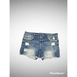 Maurices denim jean shorts size 18